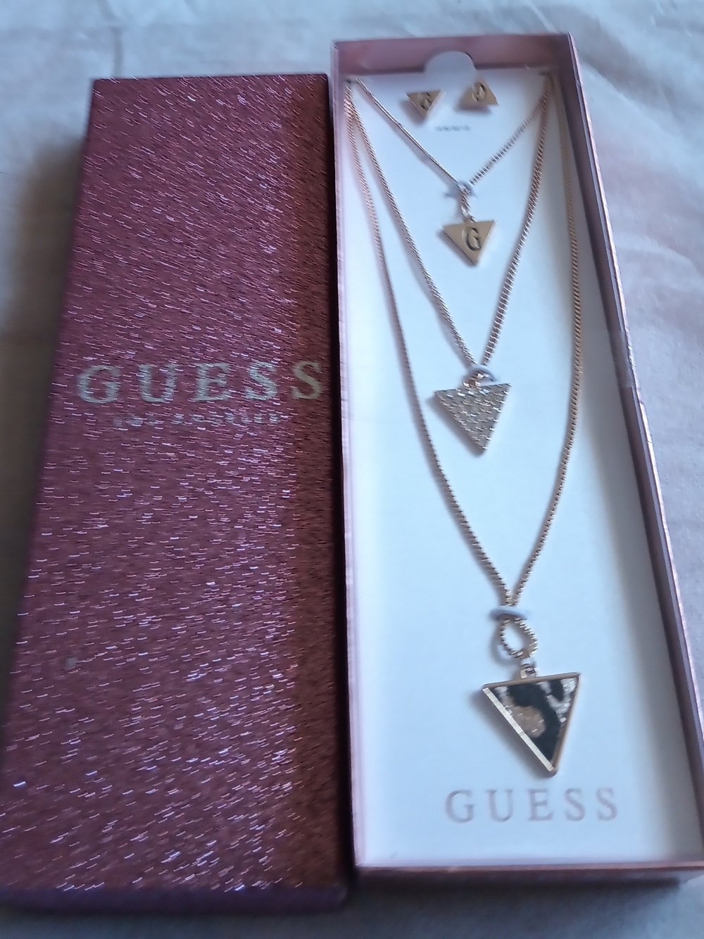 GUESS TRIPLE NECKLACE & STUDS BOXED SET